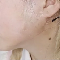 UNIQSO Face Lifting Tape -Cosmetic Shop Artboard1copy3 80 2a7b2bcf 45a5 4734 92f1 fb4165da84c1